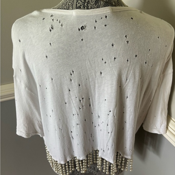 EUC Emma & Sam White Distressed Crop Top Size Large - Picture 4 of 7